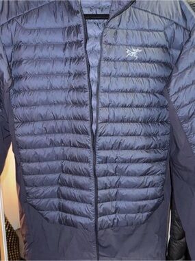 Arc'teryx Men's Navy Quilted Lightweight Puffer Jacket